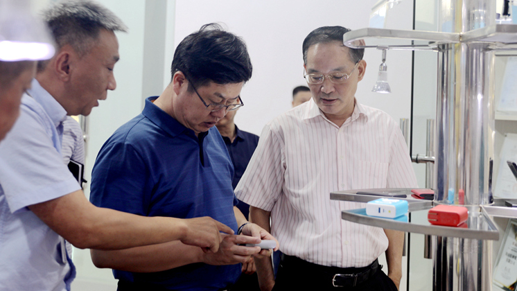 市委常委、副市長徐懷好走訪炬神電子 ：全力、熱情、周到提供服務(wù)
