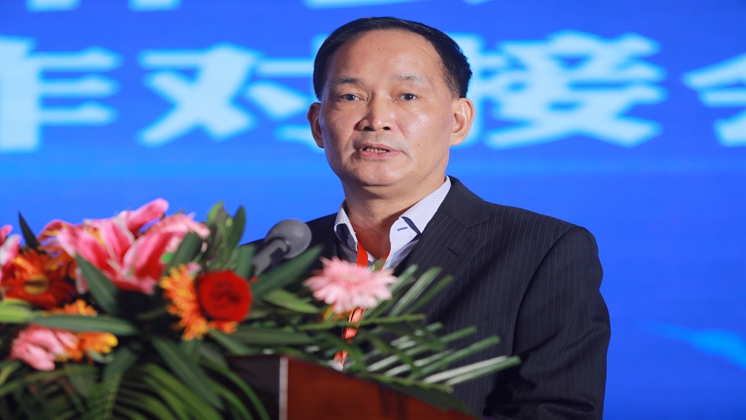 【開放郴州·相約湘臺(tái)會(huì)】市委副書記、代市長(zhǎng)吳巨培為炬神電子點(diǎn)贊，公司董事長(zhǎng)楊譓鵬大會(huì)發(fā)言