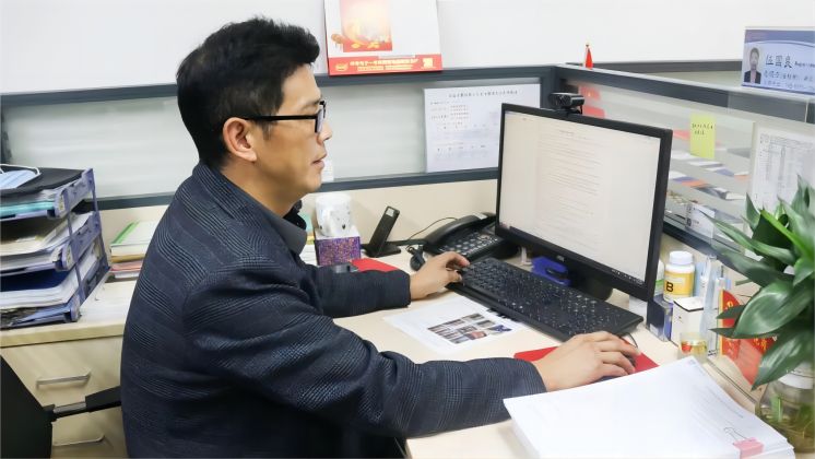 伍國良，“卷王”實錘了！