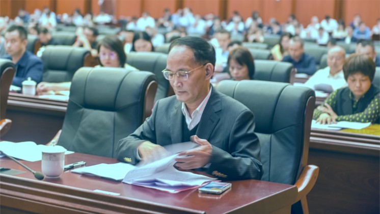 湖南炬神電子榮獲“新郴州貢獻獎”，董事長楊譓鵬作代表發(fā)言