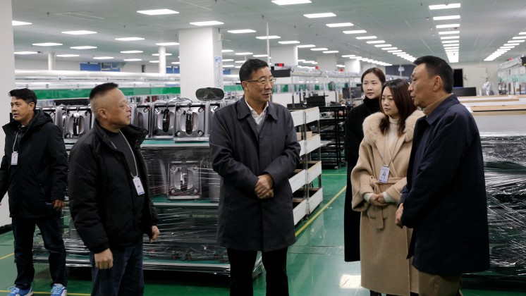 自貿(mào)區(qū)郴州片區(qū)、高新區(qū)黨工委書記王衛(wèi)東一行蒞臨炬神電子調(diào)研